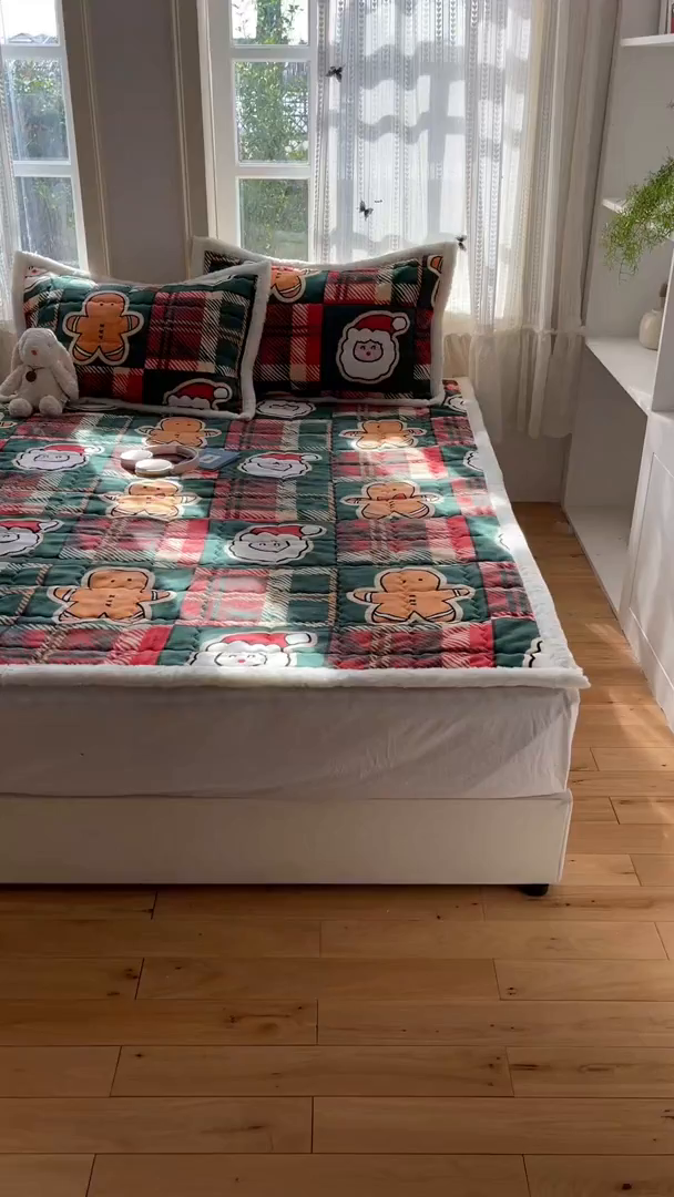 91家纺网 家纺一手货源 找家纺 红嘴企鹅 2025新款高克重牛奶绒印花床护垫床褥 圣诞老人