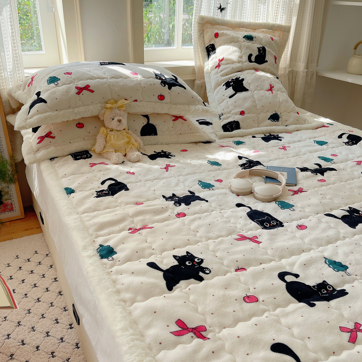 91家纺网 家纺一手货源 找家纺 红嘴企鹅 2025新款高克重牛奶绒印花床护垫床褥 圣诞猫