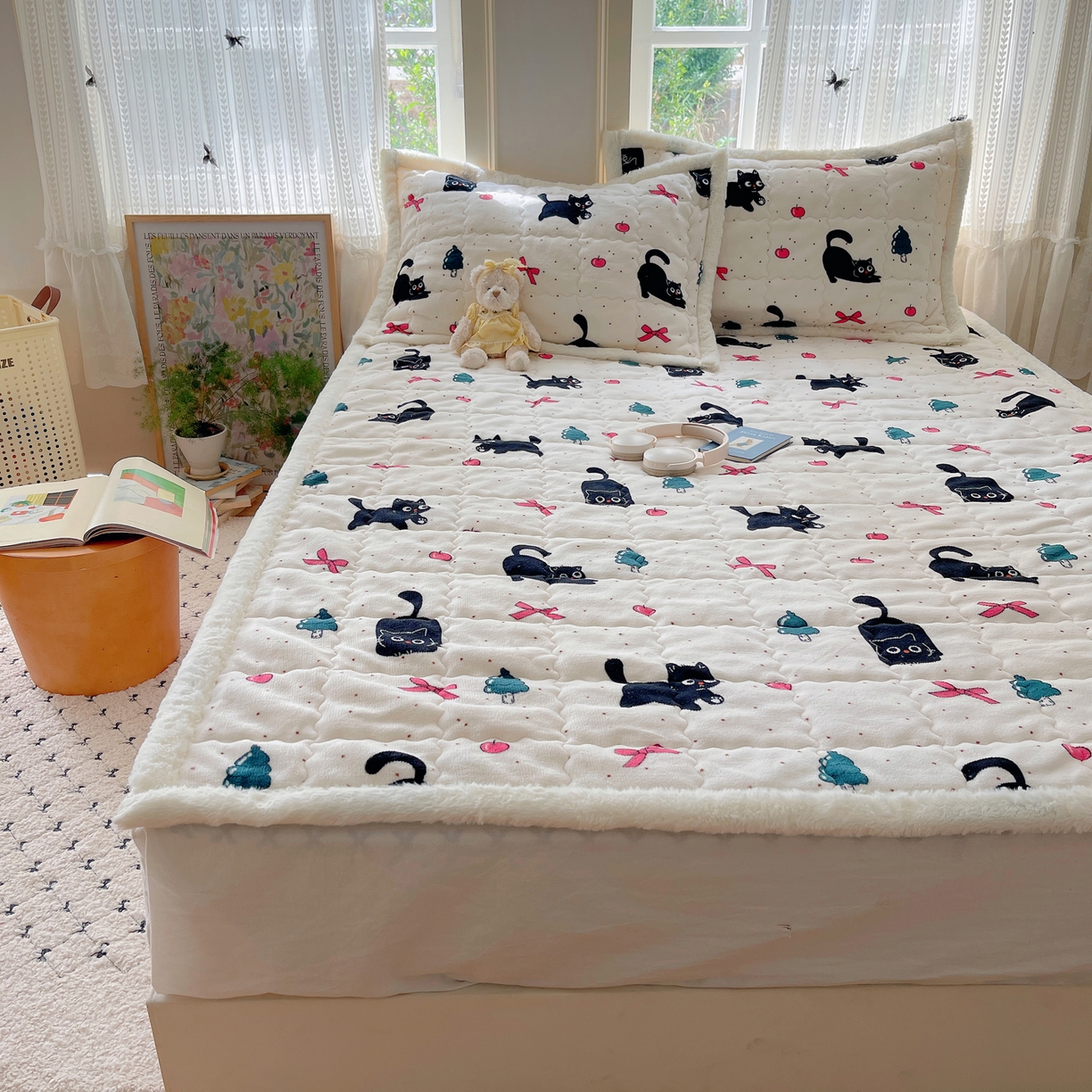 91家纺网 家纺一手货源 找家纺 红嘴企鹅 2025新款高克重牛奶绒印花床护垫床褥 圣诞猫