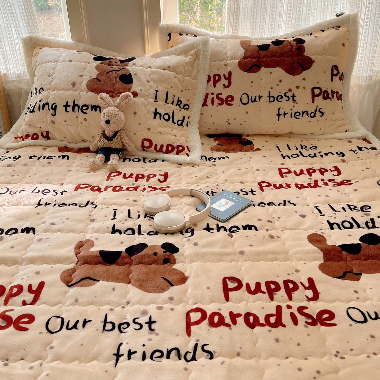 91家纺网 家纺一手货源 找家纺 红嘴企鹅 2025新款高克重牛奶绒印花床护垫床褥 淘气狗