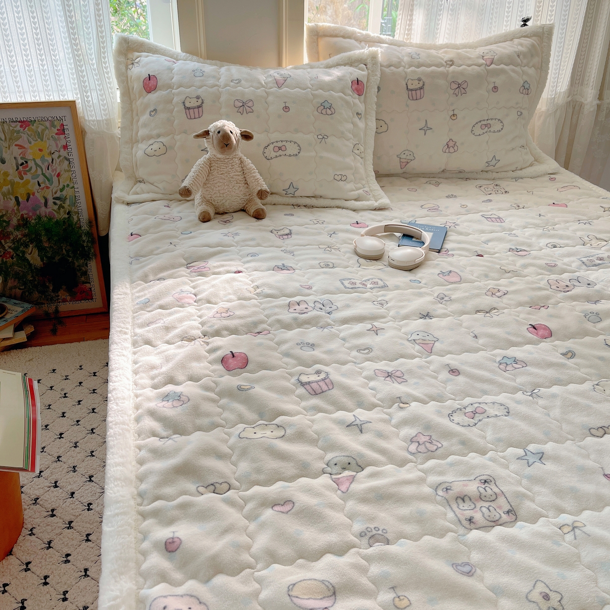 91家纺网 家纺一手货源 找家纺 红嘴企鹅 2025新款高克重牛奶绒印花床护垫床褥 小星甜心