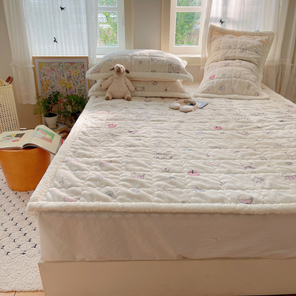 91家纺网 家纺一手货源 找家纺 红嘴企鹅 2025新款高克重牛奶绒印花床护垫床褥 小星甜心