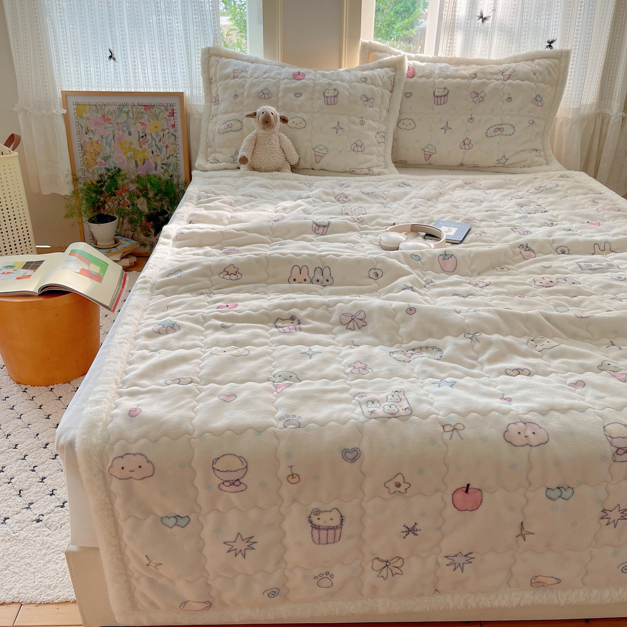 91家纺网 家纺一手货源 找家纺 红嘴企鹅 2025新款高克重牛奶绒印花床护垫床褥 小星甜心