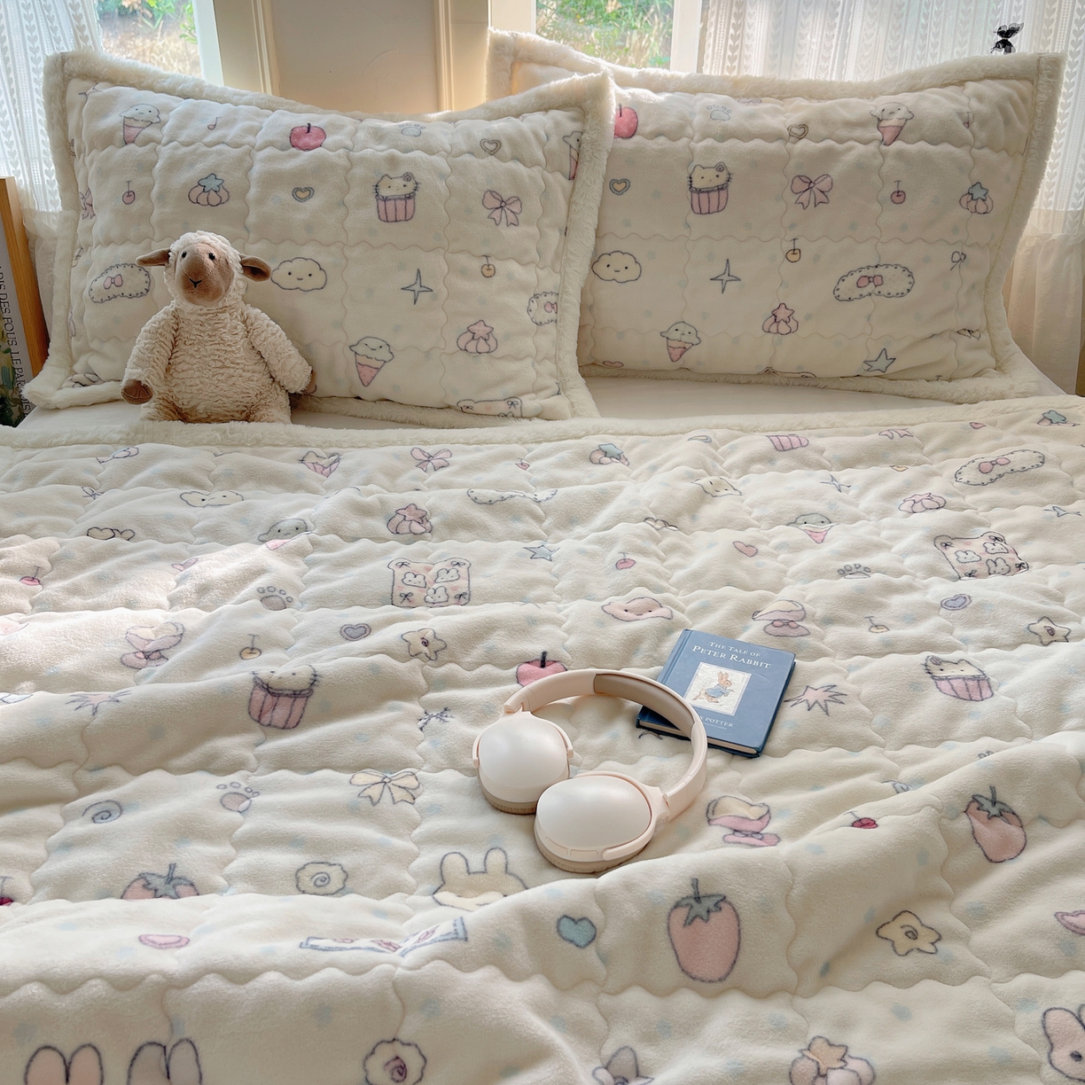 91家纺网 家纺一手货源 找家纺 红嘴企鹅 2025新款高克重牛奶绒印花床护垫床褥 小星甜心