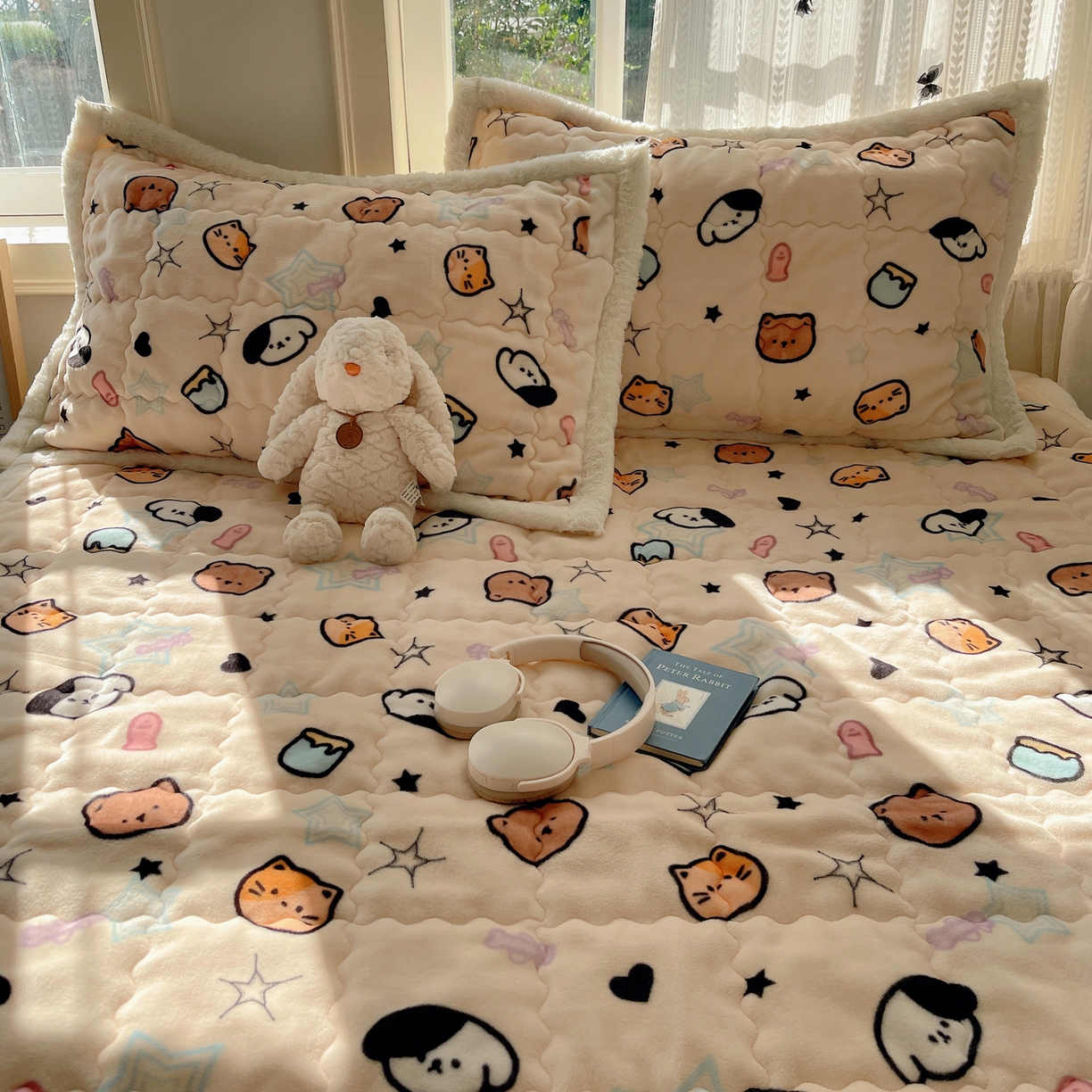 91家纺网 家纺一手货源 找家纺 红嘴企鹅 2025新款高克重牛奶绒印花床护垫床褥 星星乐园