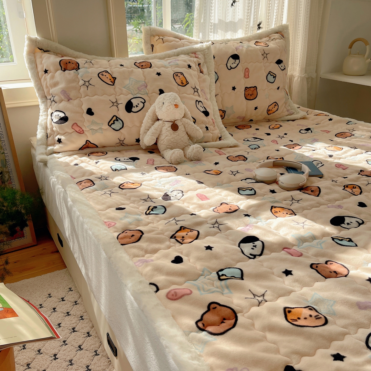 91家纺网 家纺一手货源 找家纺 红嘴企鹅 2025新款高克重牛奶绒印花床护垫床褥 星星乐园