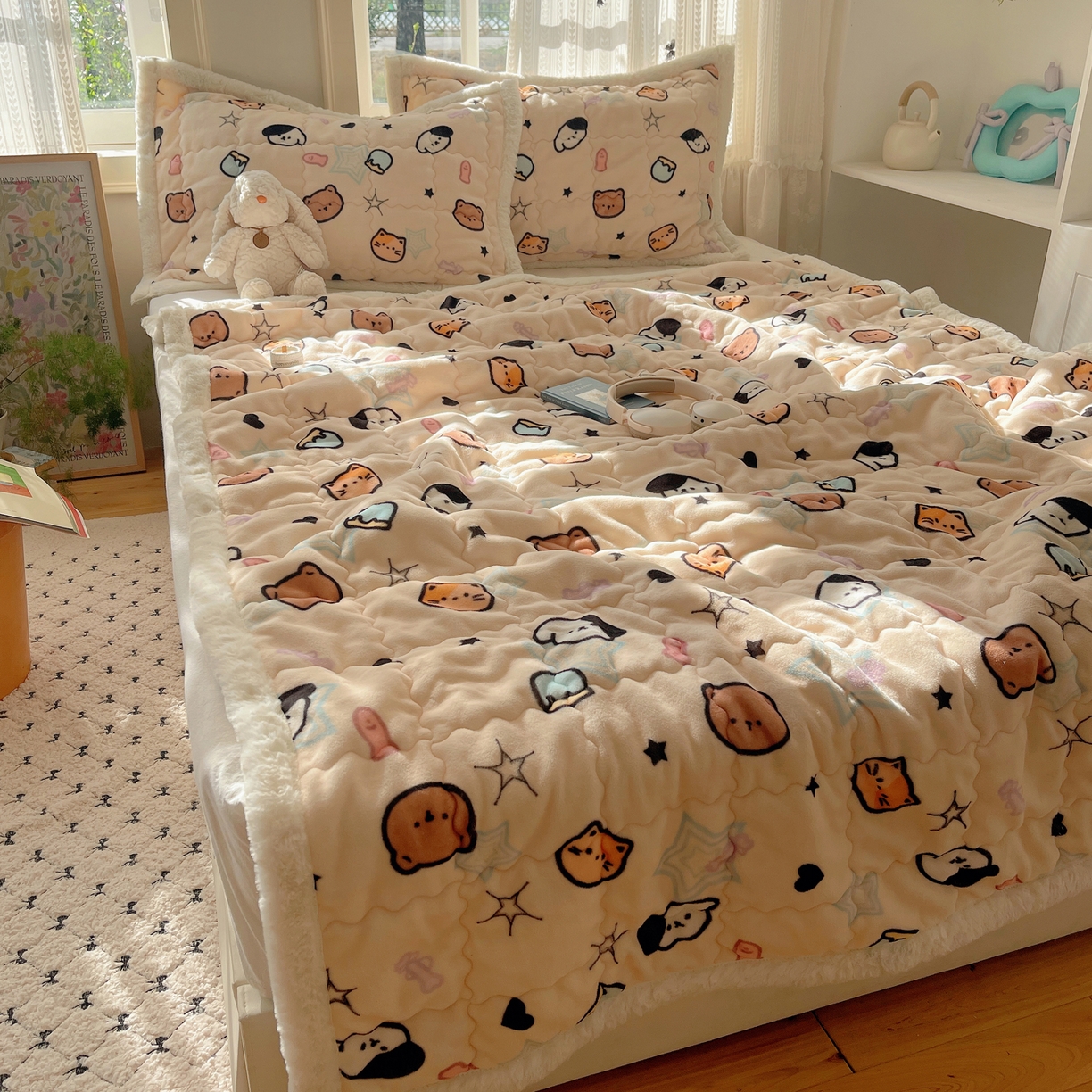 91家纺网 家纺一手货源 找家纺 红嘴企鹅 2025新款高克重牛奶绒印花床护垫床褥 星星乐园