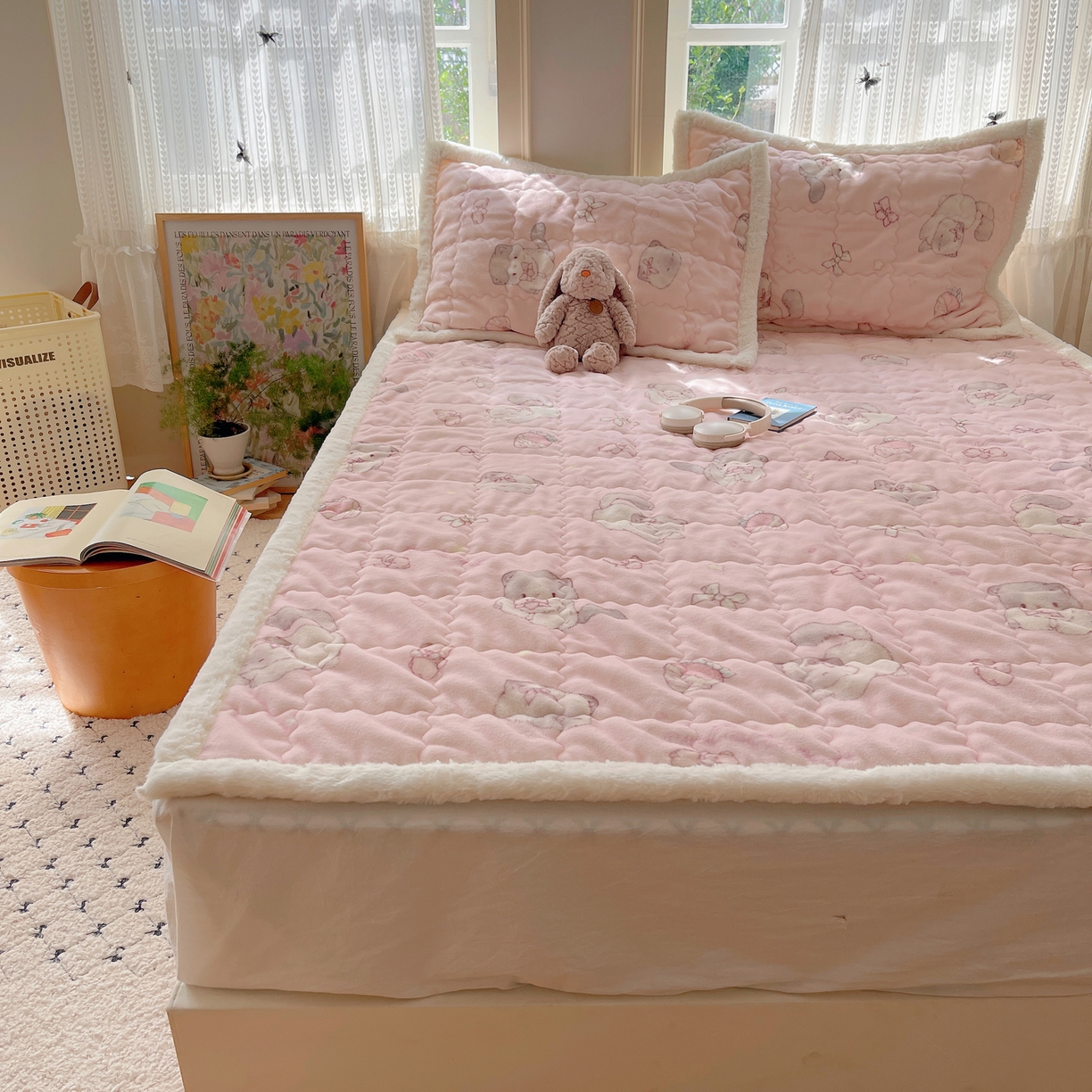 91家纺网 家纺一手货源 找家纺 红嘴企鹅 2025新款高克重牛奶绒印花床护垫床褥 羞羞猫