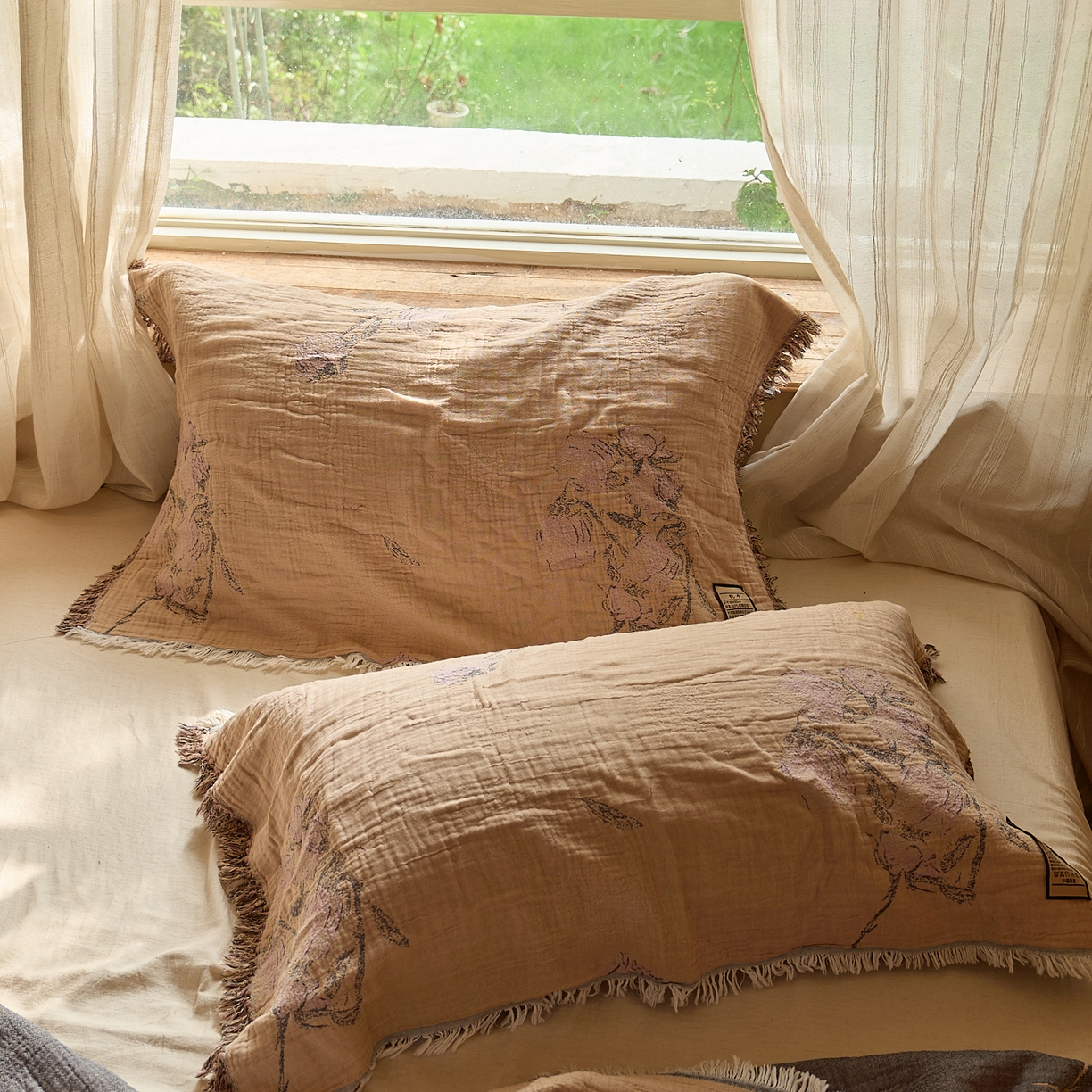 91家纺网 家纺一手货源 找家纺 沐瑟家纺 2025新款色织提花全棉流苏纱布枕巾 沅蔓