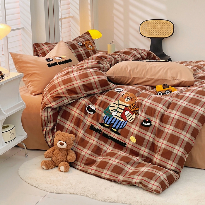 91家纺网 家纺一手货源 找家纺 炫拼家纺 2025新款A类全棉40支水洗棉毛巾绣四件套-卡通多巴胺 面包熊