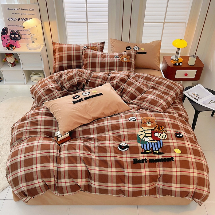 91家纺网 家纺一手货源 找家纺 炫拼家纺 2025新款A类全棉40支水洗棉毛巾绣四件套-卡通多巴胺 面包熊