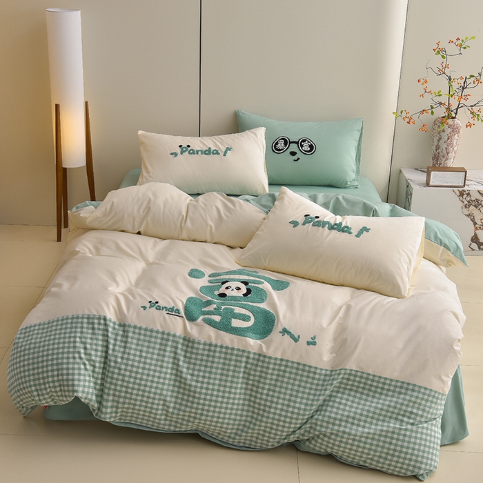 91家纺网 家纺一手货源 找家纺 炫拼家纺 2025新款A类全棉40支水洗棉毛巾绣四件套-卡通多巴胺 暴富