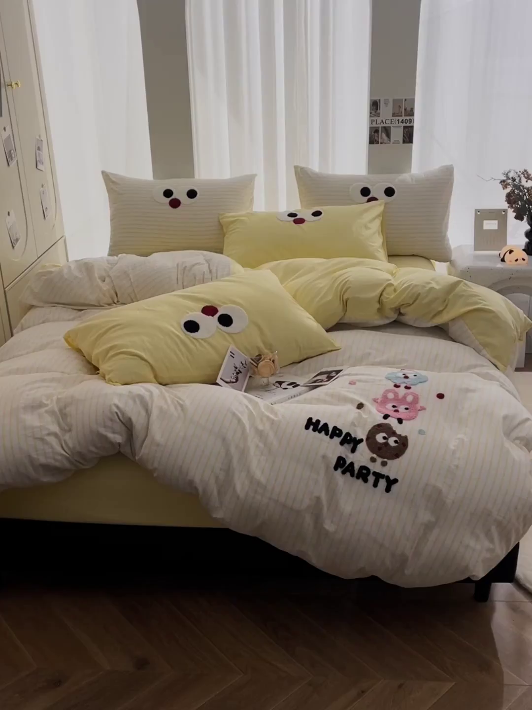 91家纺网 家纺一手货源 找家纺 炫拼家纺 2025新款A类全棉40支水洗棉毛巾绣四件套-卡通多巴胺 欢乐派对