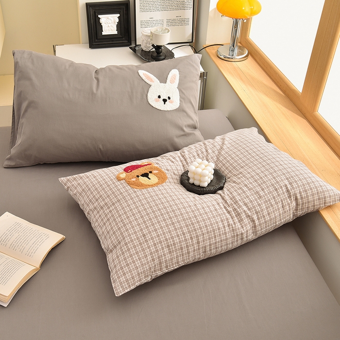 91家纺网 家纺一手货源 找家纺 炫拼家纺 2025新款A类全棉40支水洗棉毛巾绣四件套-卡通多巴胺 快乐伙伴