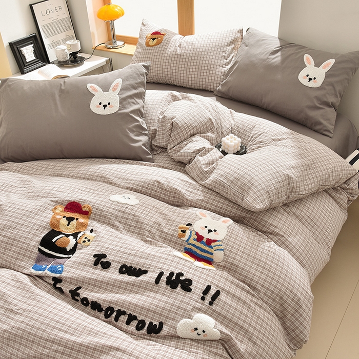 91家纺网 家纺一手货源 找家纺 炫拼家纺 2025新款A类全棉40支水洗棉毛巾绣四件套-卡通多巴胺 快乐伙伴