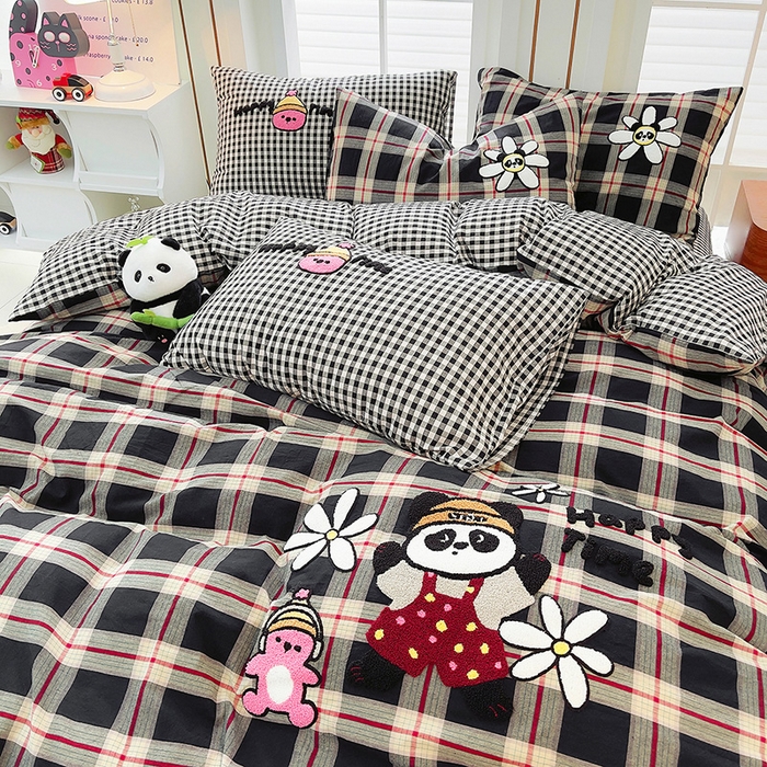 91家纺网 家纺一手货源 找家纺 炫拼家纺 2025新款A类全棉40支水洗棉毛巾绣四件套-卡通多巴胺 快乐时光