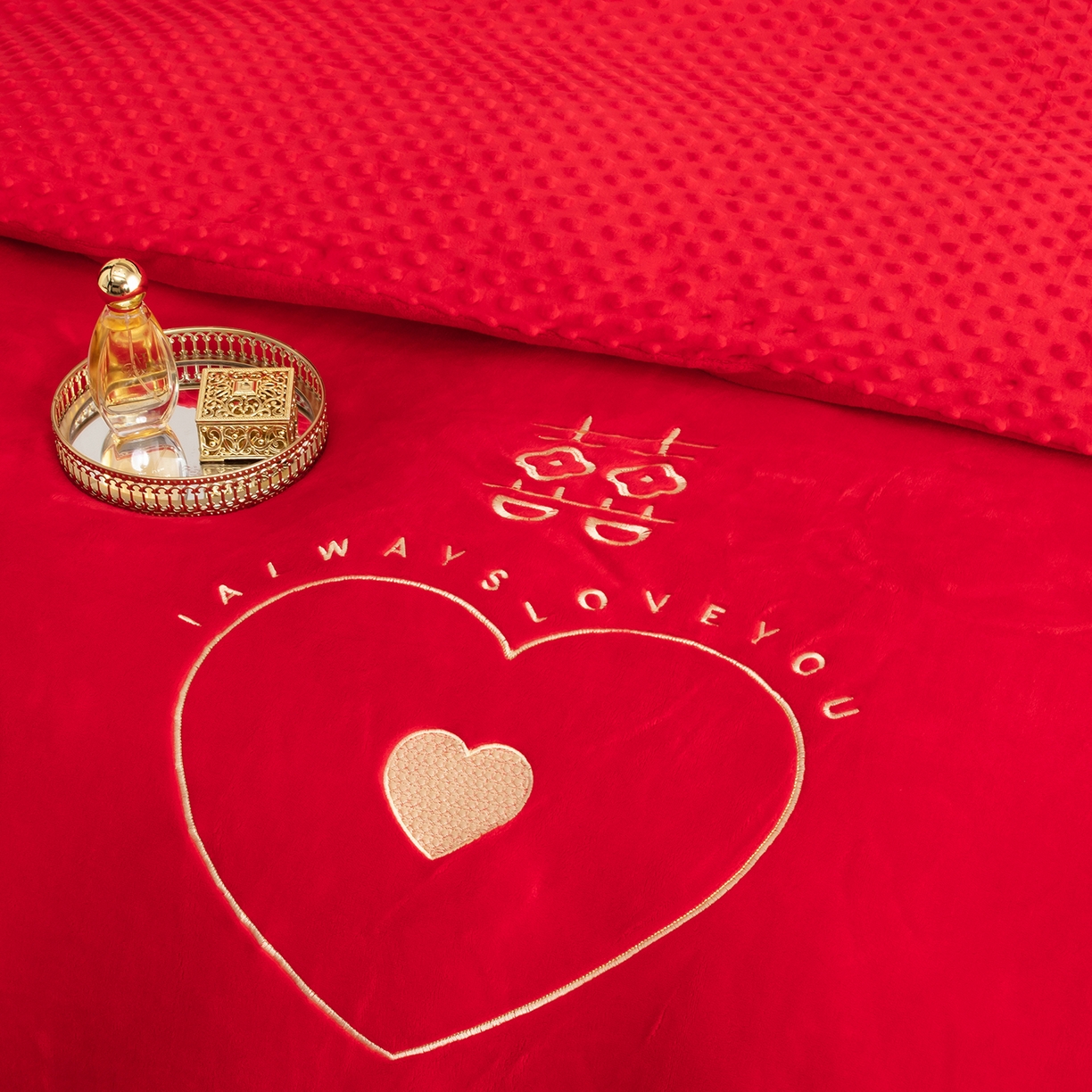 91家纺网 家纺一手货源 找家纺 卓缦家纺 2025新款牛奶绒豆豆绒婚庆四件套 心语心愿