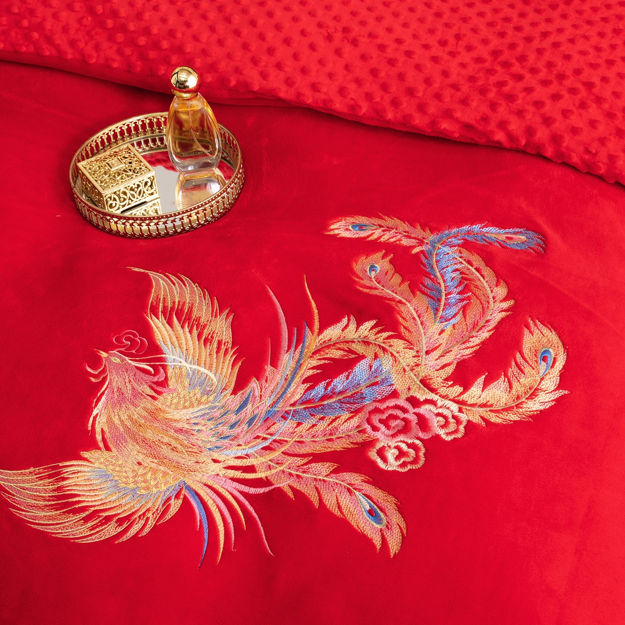 91家纺网 家纺一手货源 找家纺 卓缦家纺 2025新款牛奶绒豆豆绒婚庆四件套 龙悦凤鸣