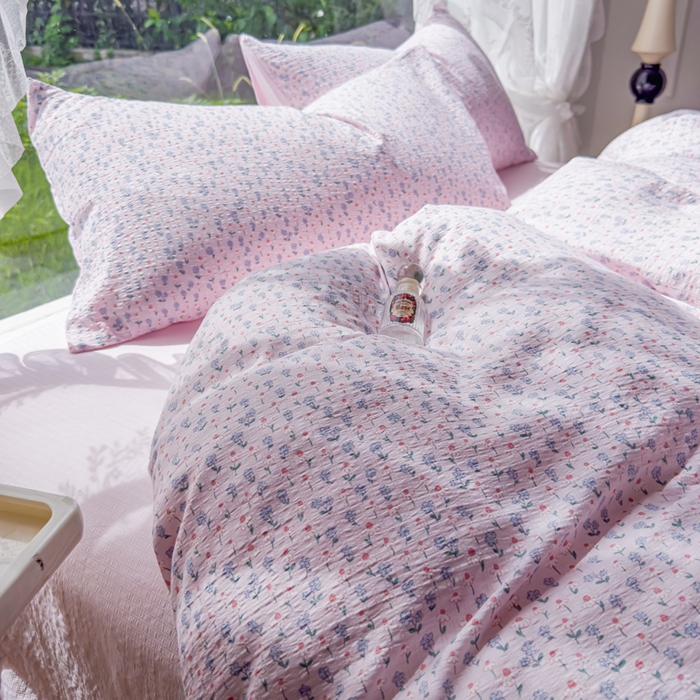 91家纺网 家纺一手货源 找家纺 王朝国际 2026新款直播电商热款彩竺棉四件套 粉泡芙