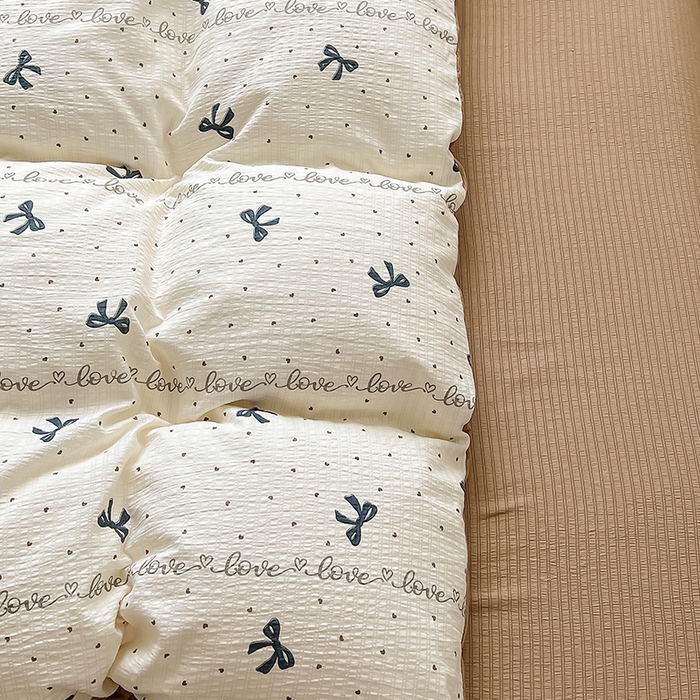 91家纺网 家纺一手货源 找家纺 王朝国际 2026新款直播电商热款彩竺棉四件套 爱心蝶