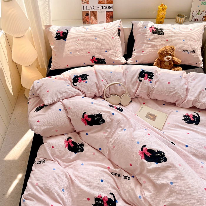 91家纺网 家纺一手货源 找家纺 维娜斯家纺 2025新款印花双层纱四件套亲肤柔软适合裸睡 欢乐猫咪