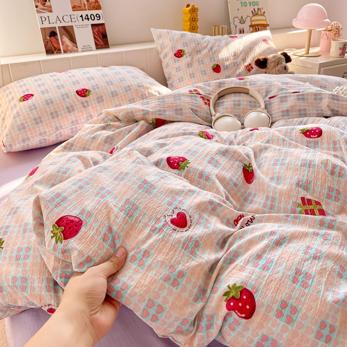 91家纺网 家纺一手货源 找家纺 维娜斯家纺 2025新款印花双层纱四件套亲肤柔软适合裸睡 奶油草莓