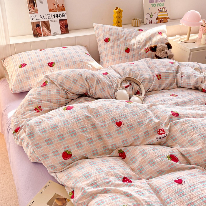 91家纺网 家纺一手货源 找家纺 维娜斯家纺 2025新款印花双层纱四件套亲肤柔软适合裸睡 奶油草莓