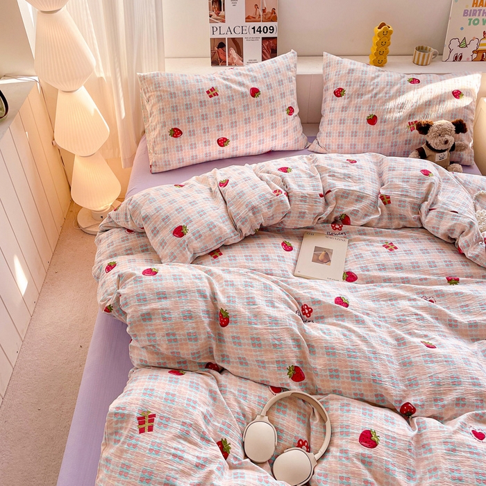 91家纺网 家纺一手货源 找家纺 维娜斯家纺 2025新款印花双层纱四件套亲肤柔软适合裸睡 奶油草莓