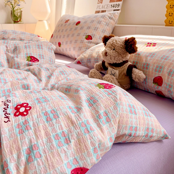 91家纺网 家纺一手货源 找家纺 维娜斯家纺 2025新款印花双层纱四件套亲肤柔软适合裸睡 奶油草莓