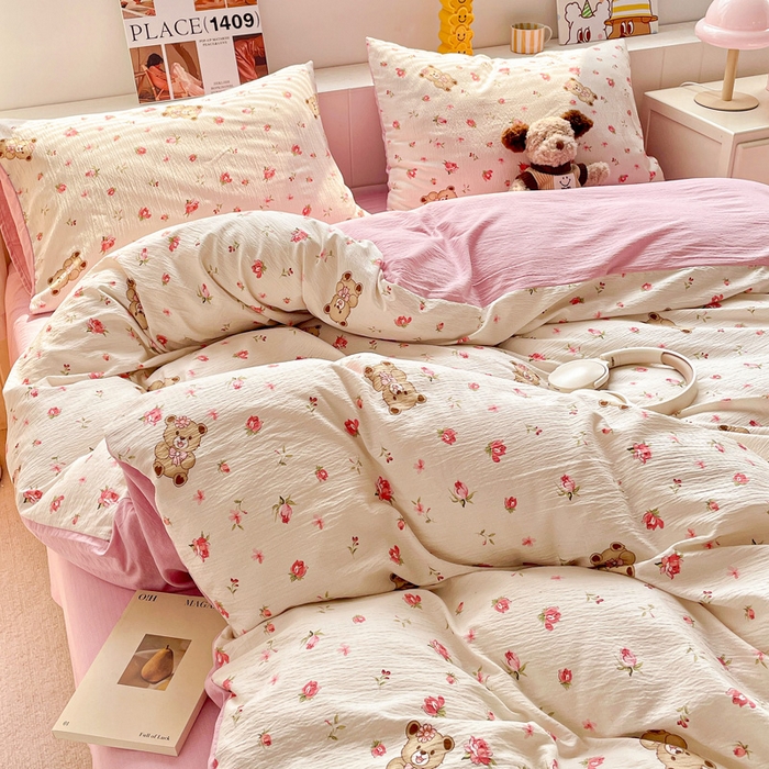 91家纺网 家纺一手货源 找家纺 维娜斯家纺 2025新款印花双层纱四件套亲肤柔软适合裸睡 小熊花园