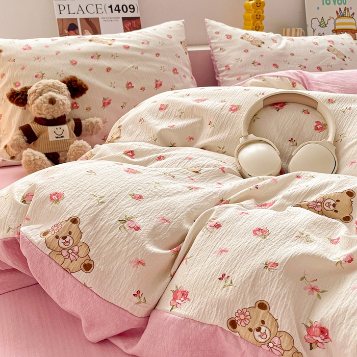 91家纺网 家纺一手货源 找家纺 维娜斯家纺 2025新款印花双层纱四件套亲肤柔软适合裸睡 小熊花园