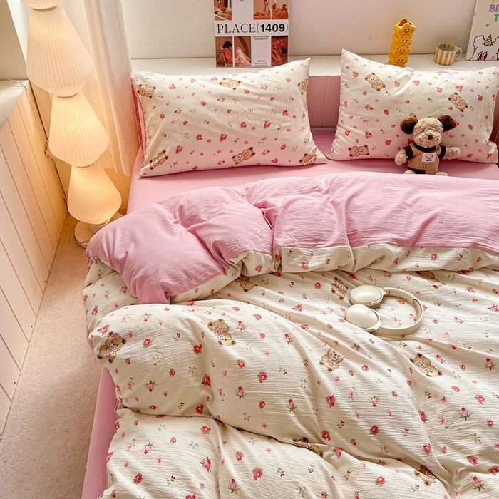 91家纺网 家纺一手货源 找家纺 维娜斯家纺 2025新款印花双层纱四件套亲肤柔软适合裸睡 小熊花园