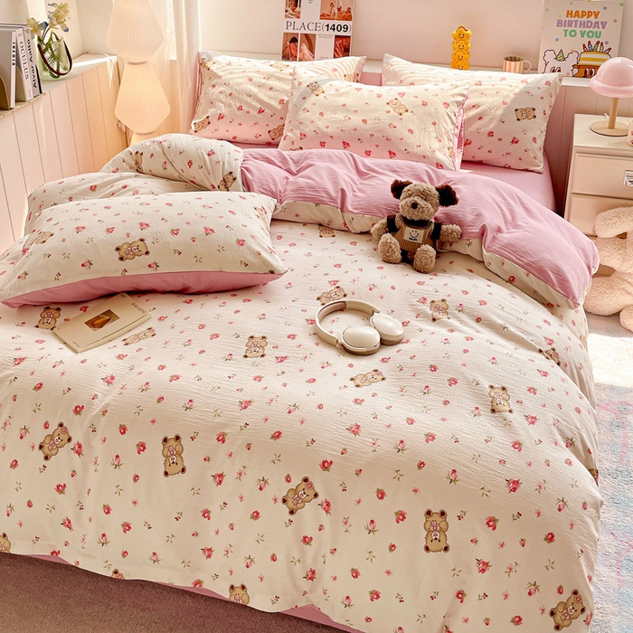 91家纺网 家纺一手货源 找家纺 维娜斯家纺 2025新款印花双层纱四件套亲肤柔软适合裸睡 小熊花园