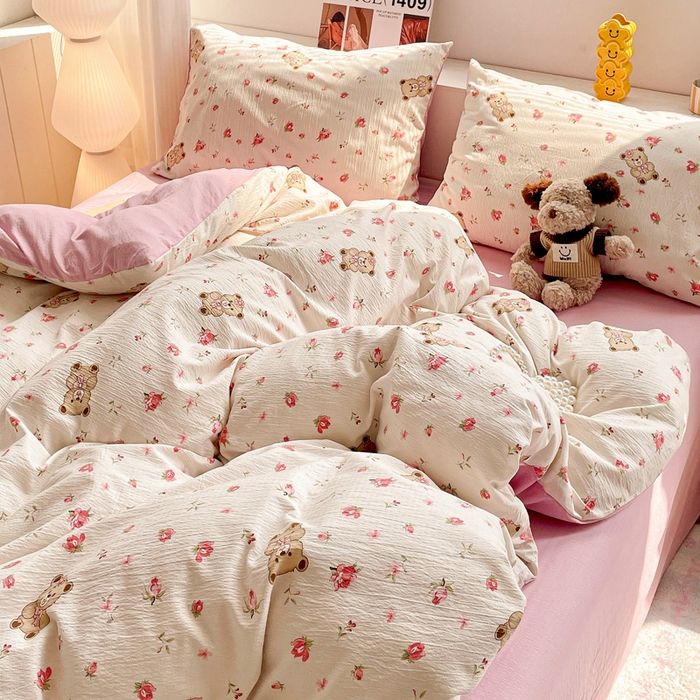 91家纺网 家纺一手货源 找家纺 维娜斯家纺 2025新款印花双层纱四件套亲肤柔软适合裸睡 小熊花园