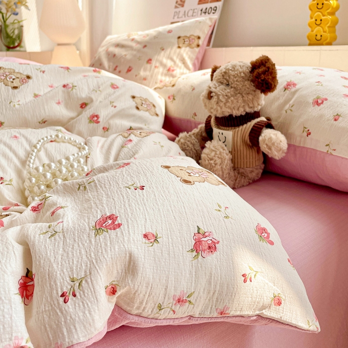 91家纺网 家纺一手货源 找家纺 维娜斯家纺 2025新款印花双层纱四件套亲肤柔软适合裸睡 小熊花园