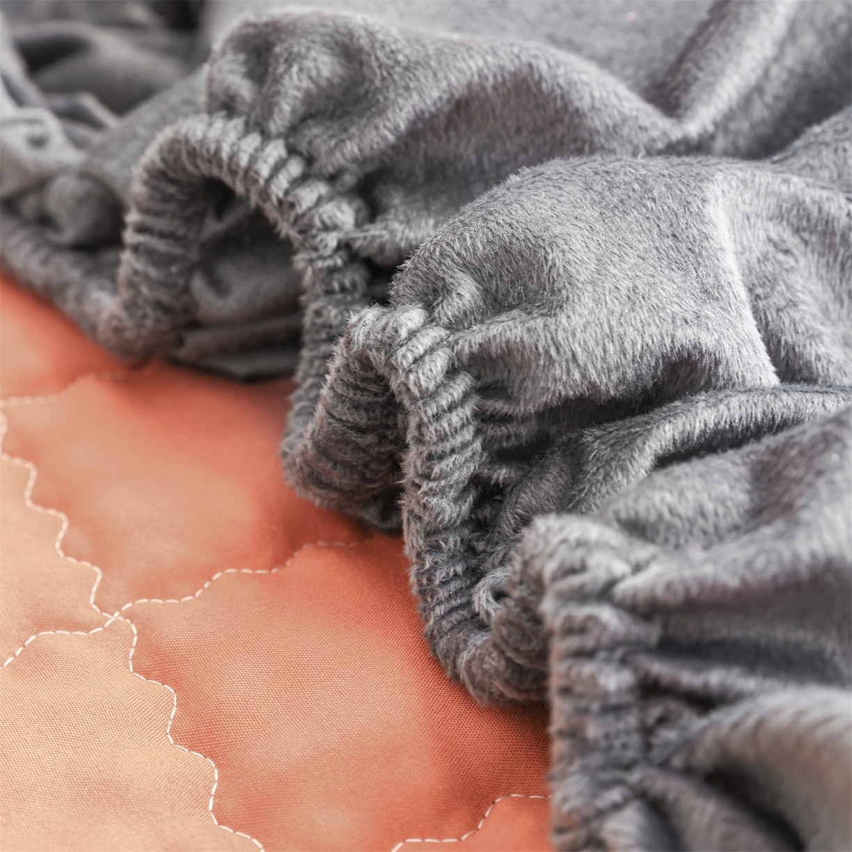 91家纺网 家纺一手货源 找家纺 潮邦创意家居 2025新款婴儿绒夹棉床笠单品单件床垫保护套 星空灰