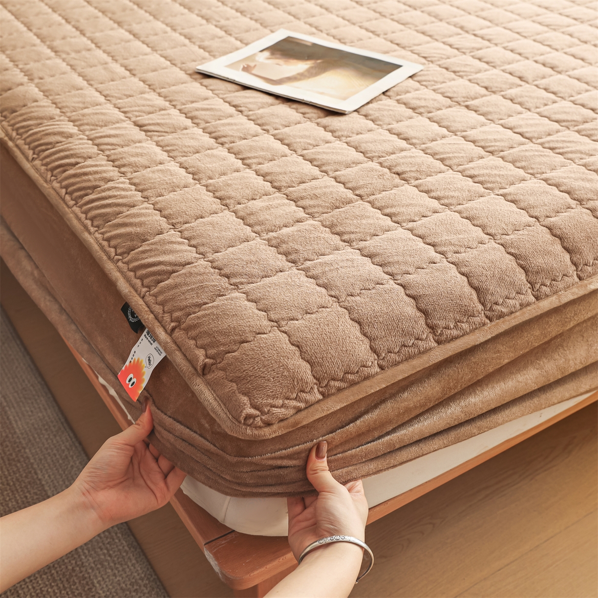 91家纺网 家纺一手货源 找家纺 （总）潮邦创意家居 2025新款婴儿绒夹棉床笠单品单件床垫保护套