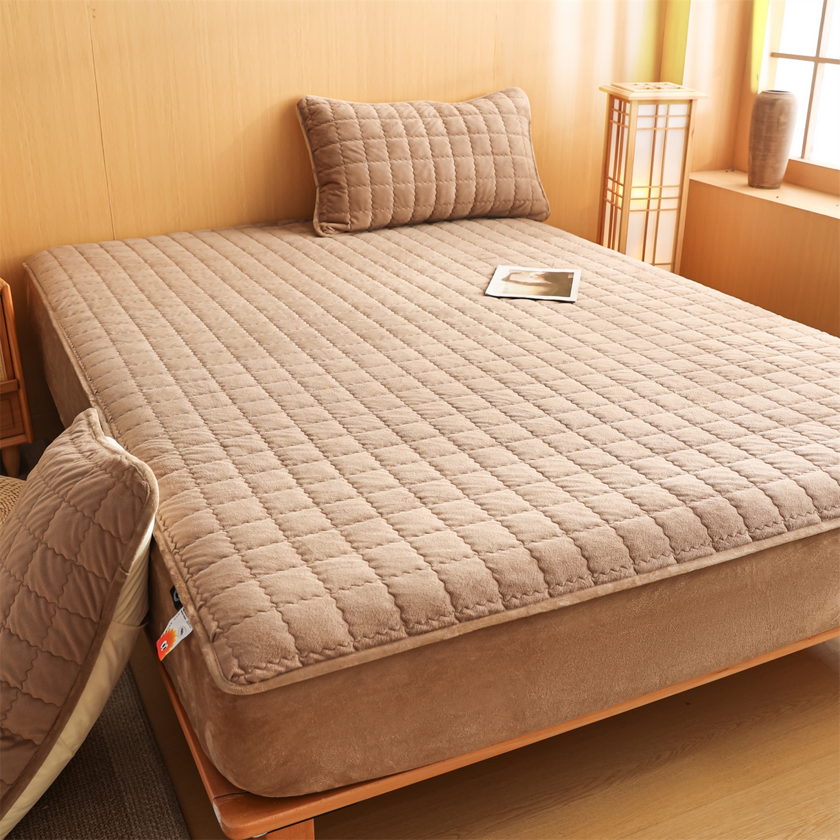 91家纺网 家纺一手货源 找家纺 潮邦创意家居 2025新款婴儿绒夹棉床笠单品单件床垫保护套 卡其