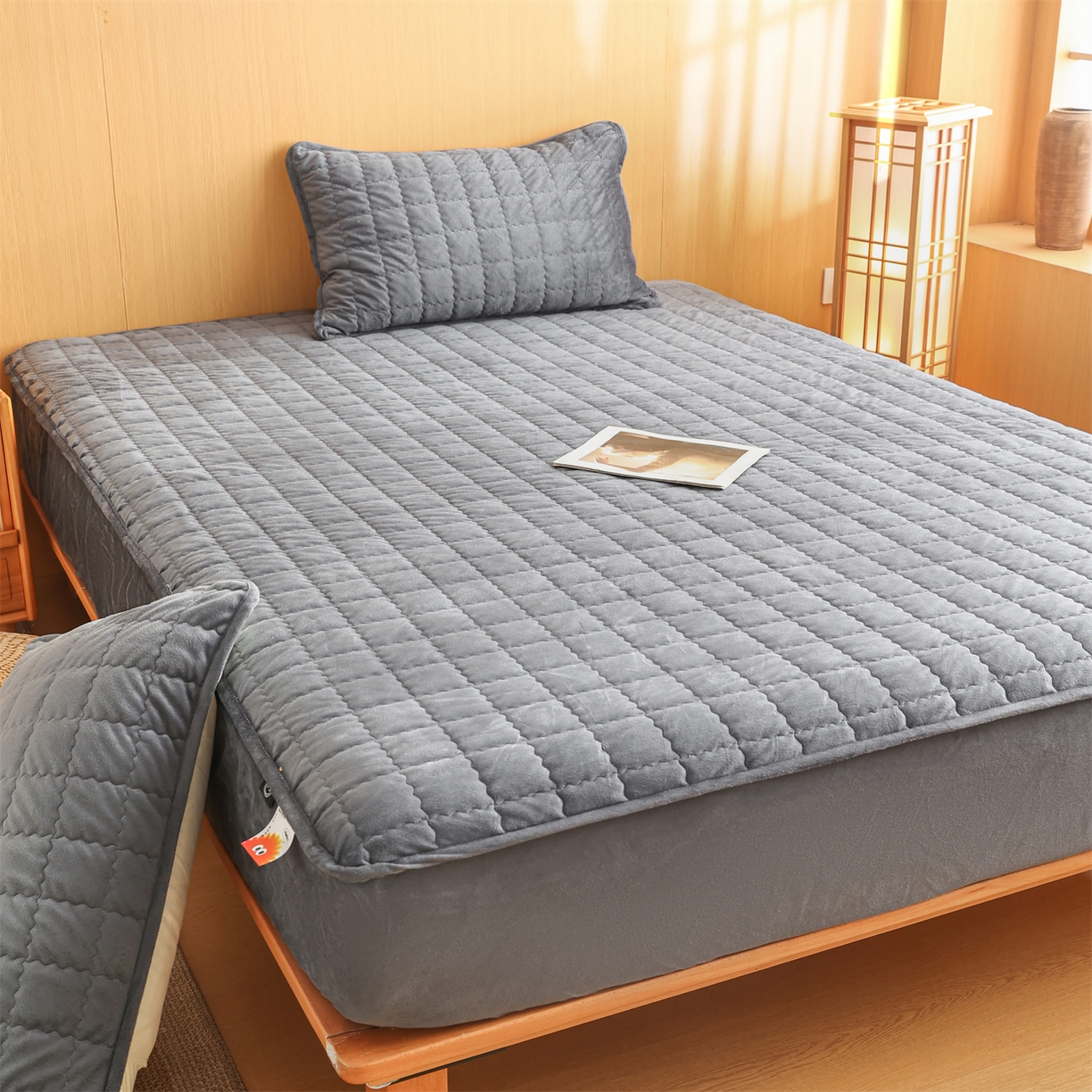 91家纺网 家纺一手货源 找家纺 潮邦创意家居 2025新款婴儿绒夹棉床笠单品单件床垫保护套 星空灰