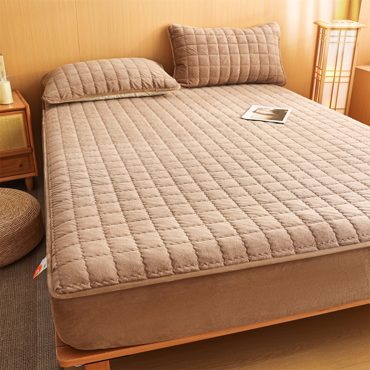 91家纺网 家纺一手货源 找家纺 潮邦创意家居 2025新款婴儿绒夹棉床笠单品单件床垫保护套 卡其