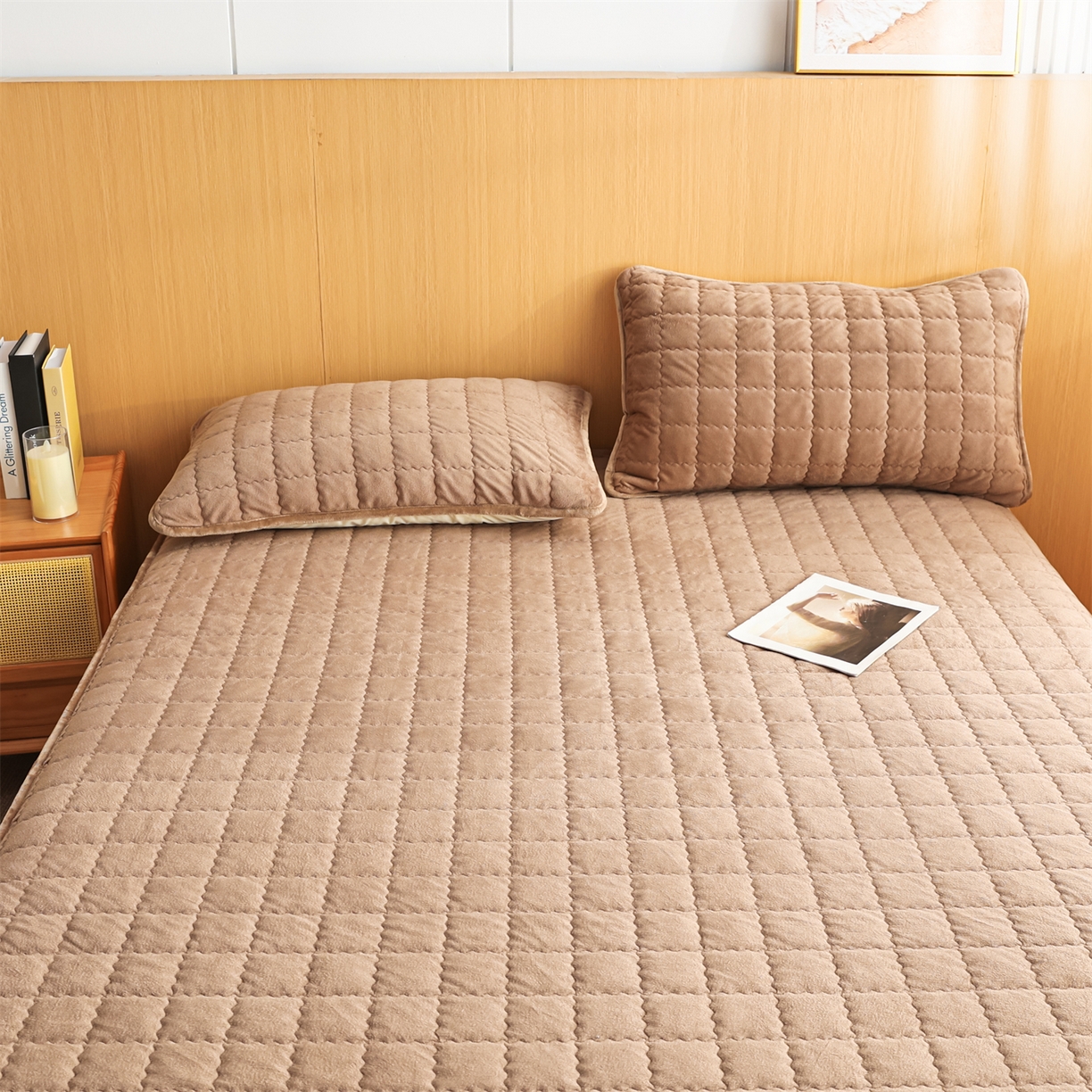 91家纺网 家纺一手货源 找家纺 潮邦创意家居 2025新款婴儿绒夹棉床笠单品单件床垫保护套 卡其