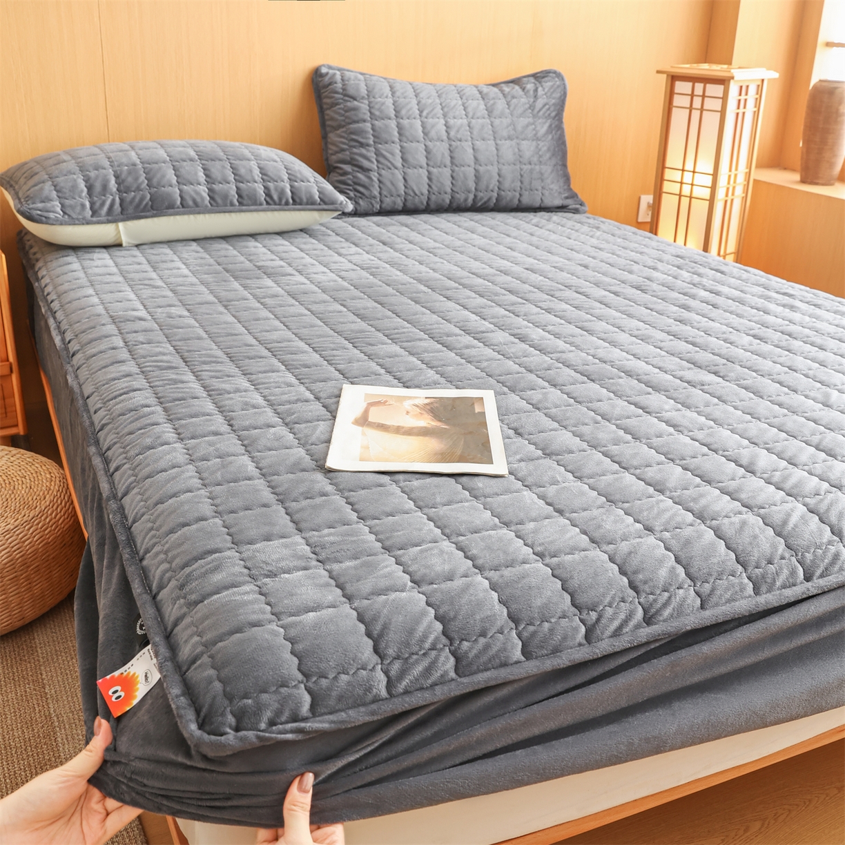 91家纺网 家纺一手货源 找家纺 潮邦创意家居 2025新款婴儿绒夹棉床笠单品单件床垫保护套 星空灰