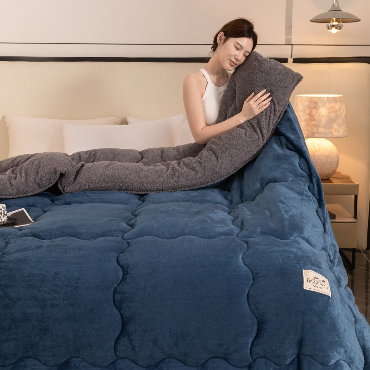 91家纺网 家纺一手货源 找家纺 （总）永耀家纺 2025新款牛奶绒冬被羊羔绒被子跨境外贸电商直播网销供货