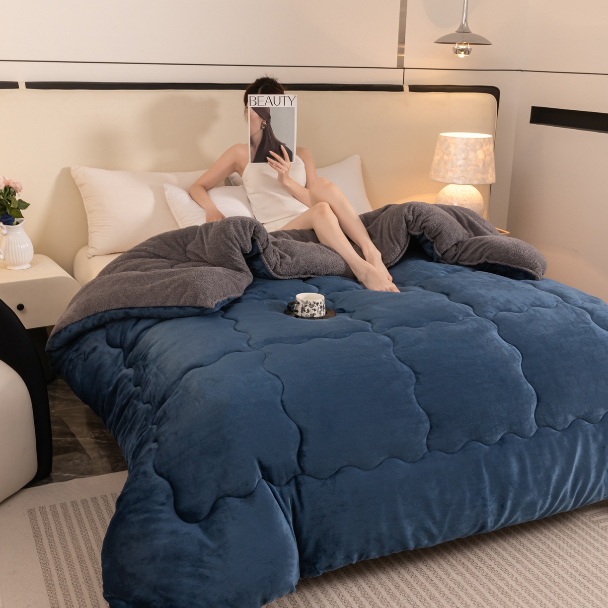 91家纺网 家纺一手货源 找家纺 （总）永耀家纺 2025新款牛奶绒冬被羊羔绒被子跨境外贸电商直播网销供货