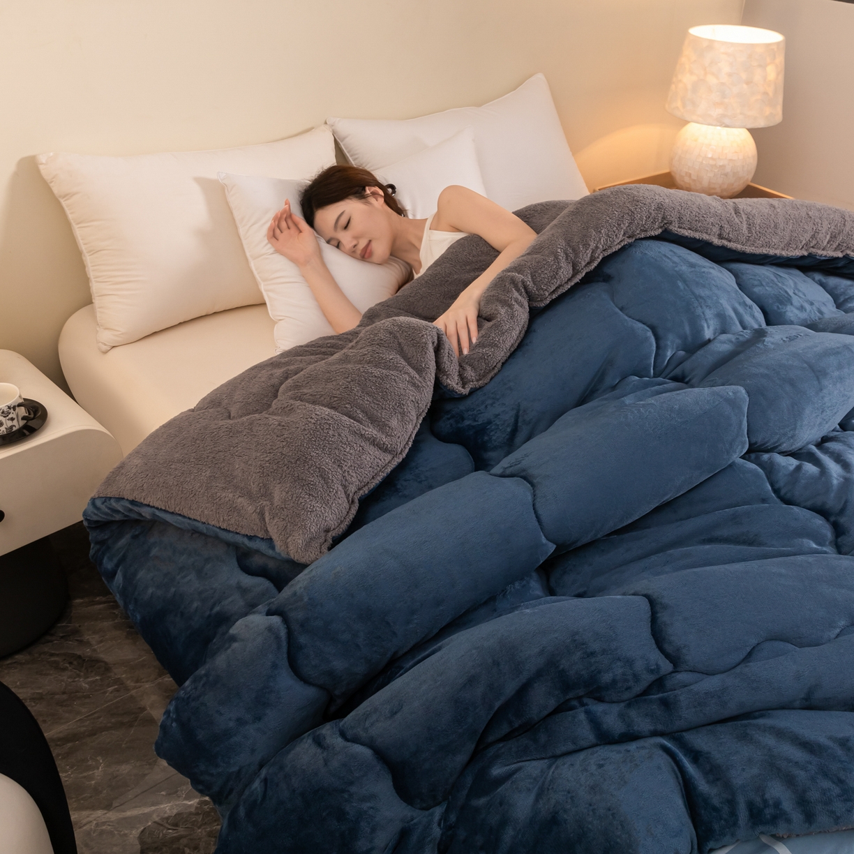 91家纺网 家纺一手货源 找家纺 （总）永耀家纺 2025新款牛奶绒冬被羊羔绒被子跨境外贸电商直播网销供货