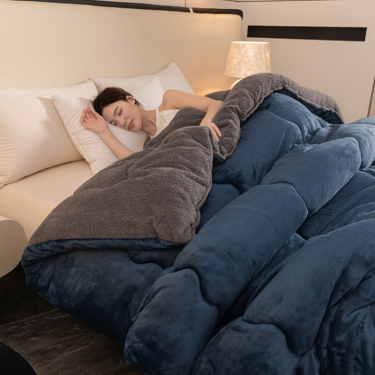 91家纺网 家纺一手货源 找家纺 （总）永耀家纺 2025新款牛奶绒冬被羊羔绒被子跨境外贸电商直播网销供货