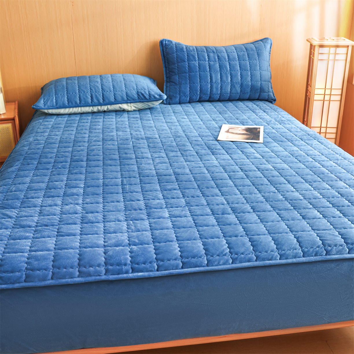 91家纺网 家纺一手货源 找家纺 潮邦创意家居 2025新款婴儿绒夹棉床笠单品单件床垫保护套 宾利蓝