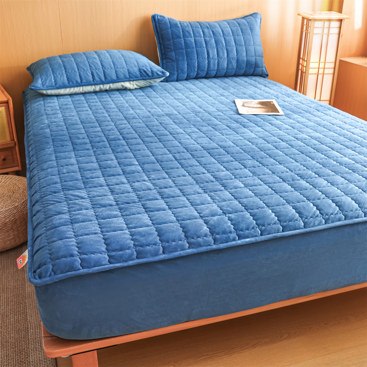 91家纺网 家纺一手货源 找家纺 潮邦创意家居 2025新款婴儿绒夹棉床笠单品单件床垫保护套 宾利蓝