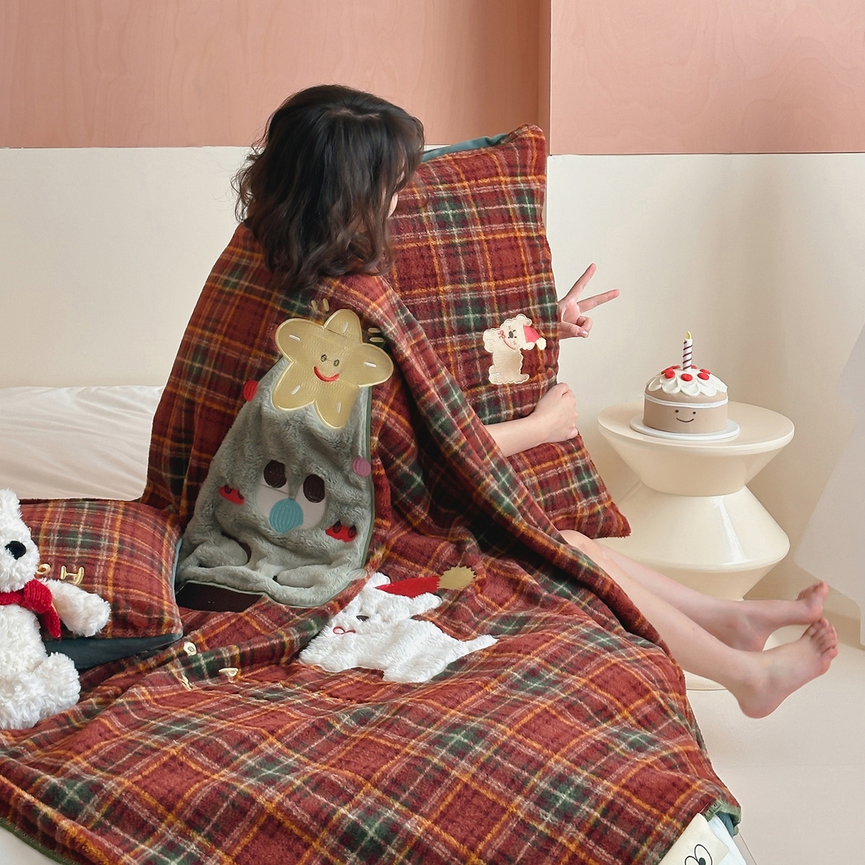 91家纺网 家纺一手货源 找家纺 桃子家居 2025新款A类ins全消光高品质仿生绵羊绒三角针工艺兔毛贴布绣刺绣加厚牛奶绒毛毯多功能毯 绒毛毯-三角针圣诞狗狗