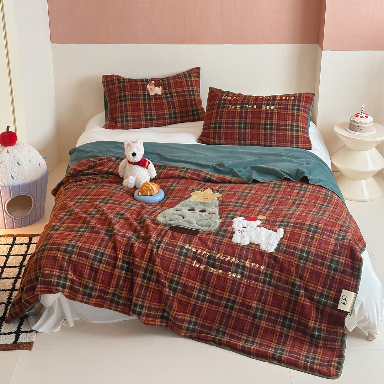 91家纺网 家纺一手货源 找家纺 桃子家居 2025新款A类ins全消光高品质仿生绵羊绒三角针工艺兔毛贴布绣刺绣加厚牛奶绒毛毯多功能毯 绒毛毯-三角针圣诞狗狗